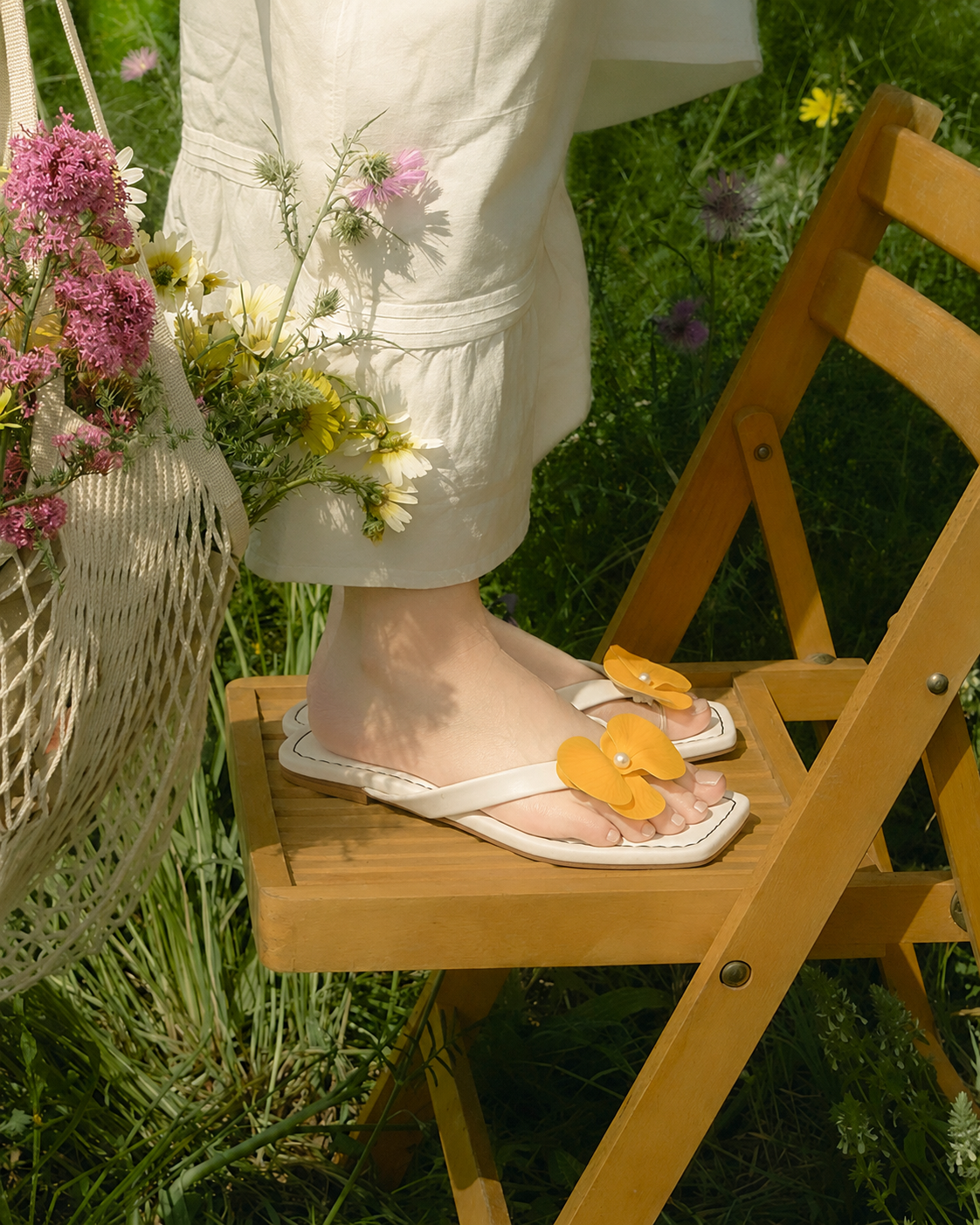 Laila| comes with 3 Interchangeable Flowers