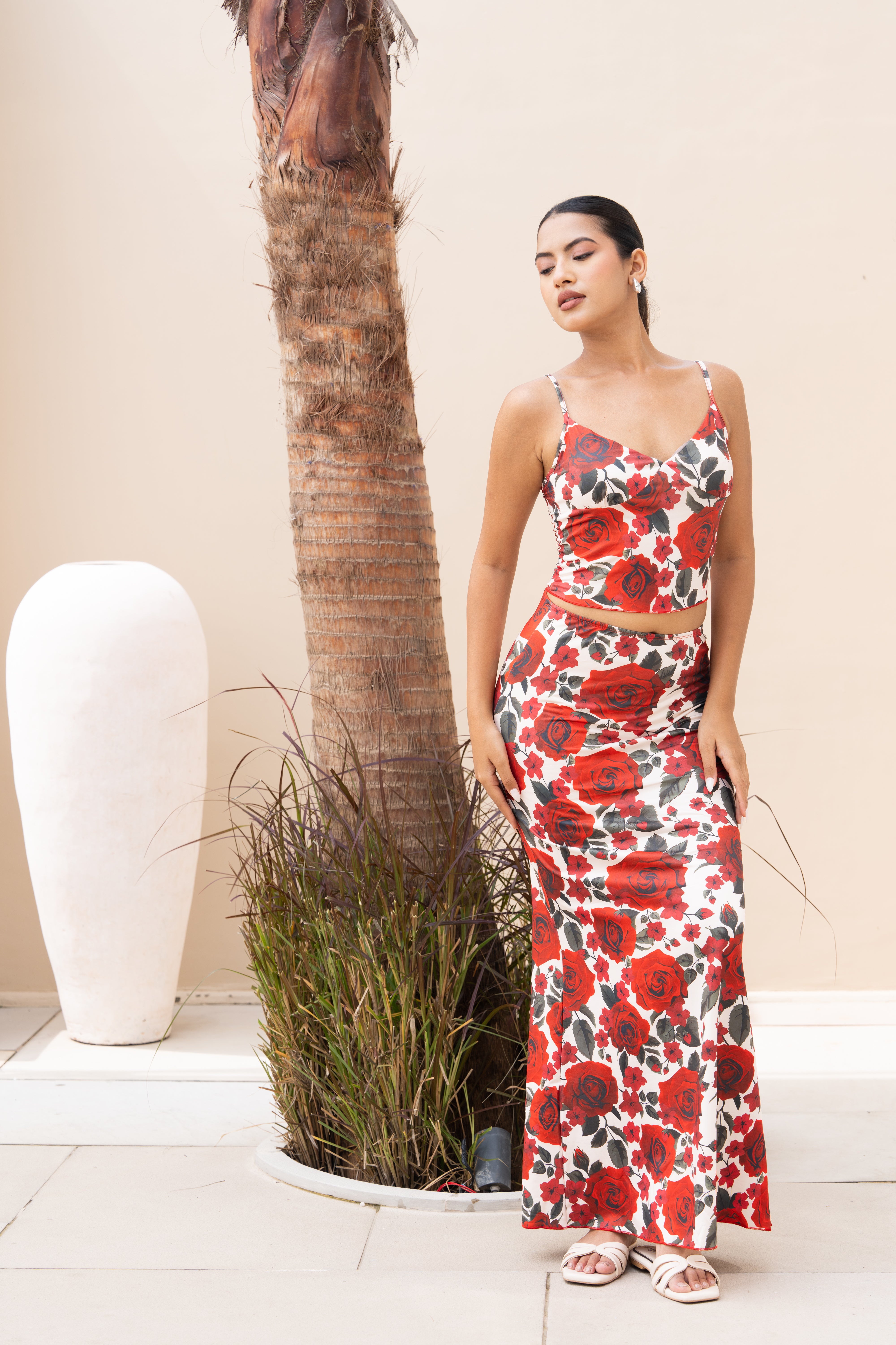 Red Rose Print Co-ord Set – Sleeveless Crop Top & Maxi Skirt Partywear Outfit