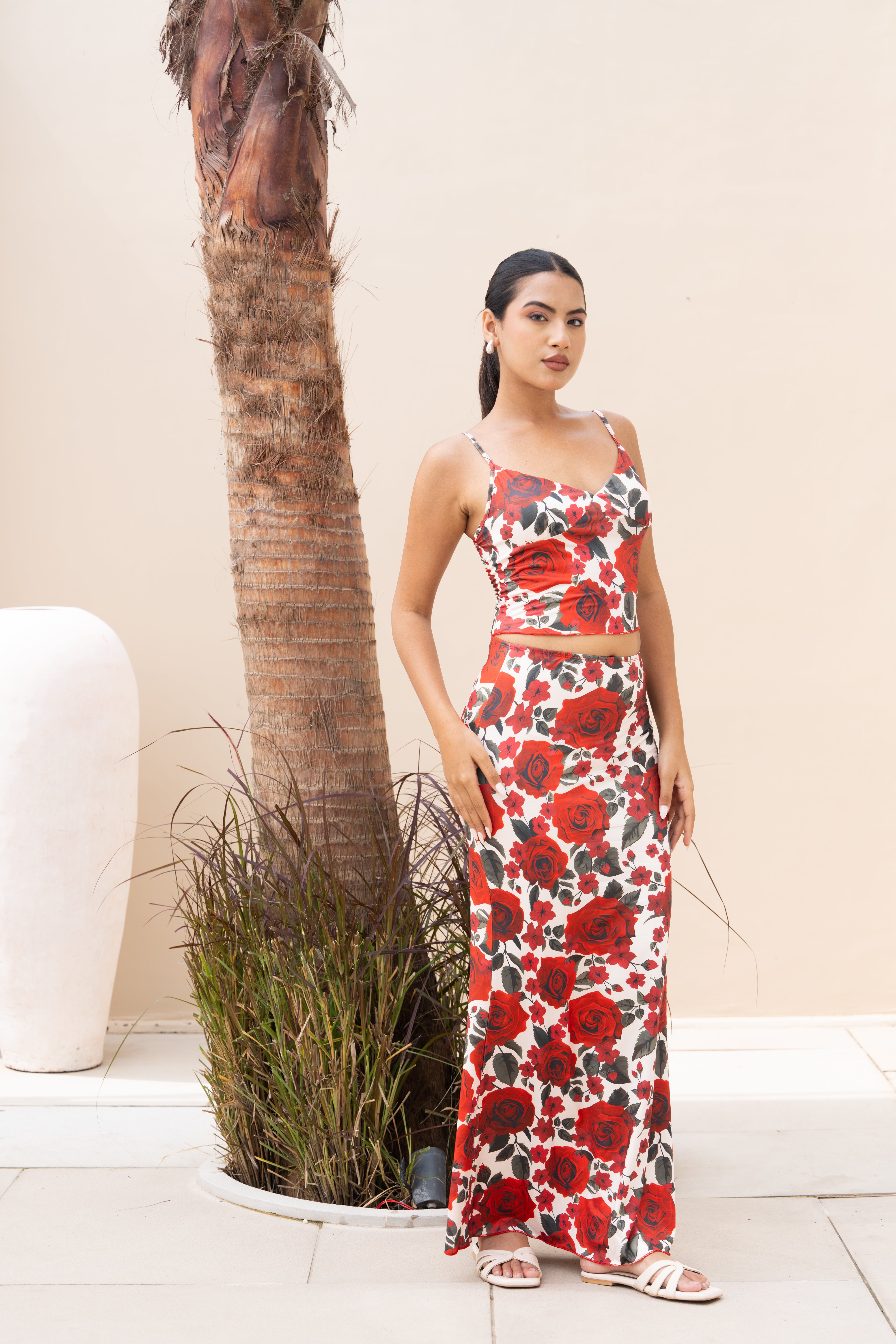 Red Rose Print Co-ord Set – Sleeveless Crop Top & Maxi Skirt Partywear Outfit