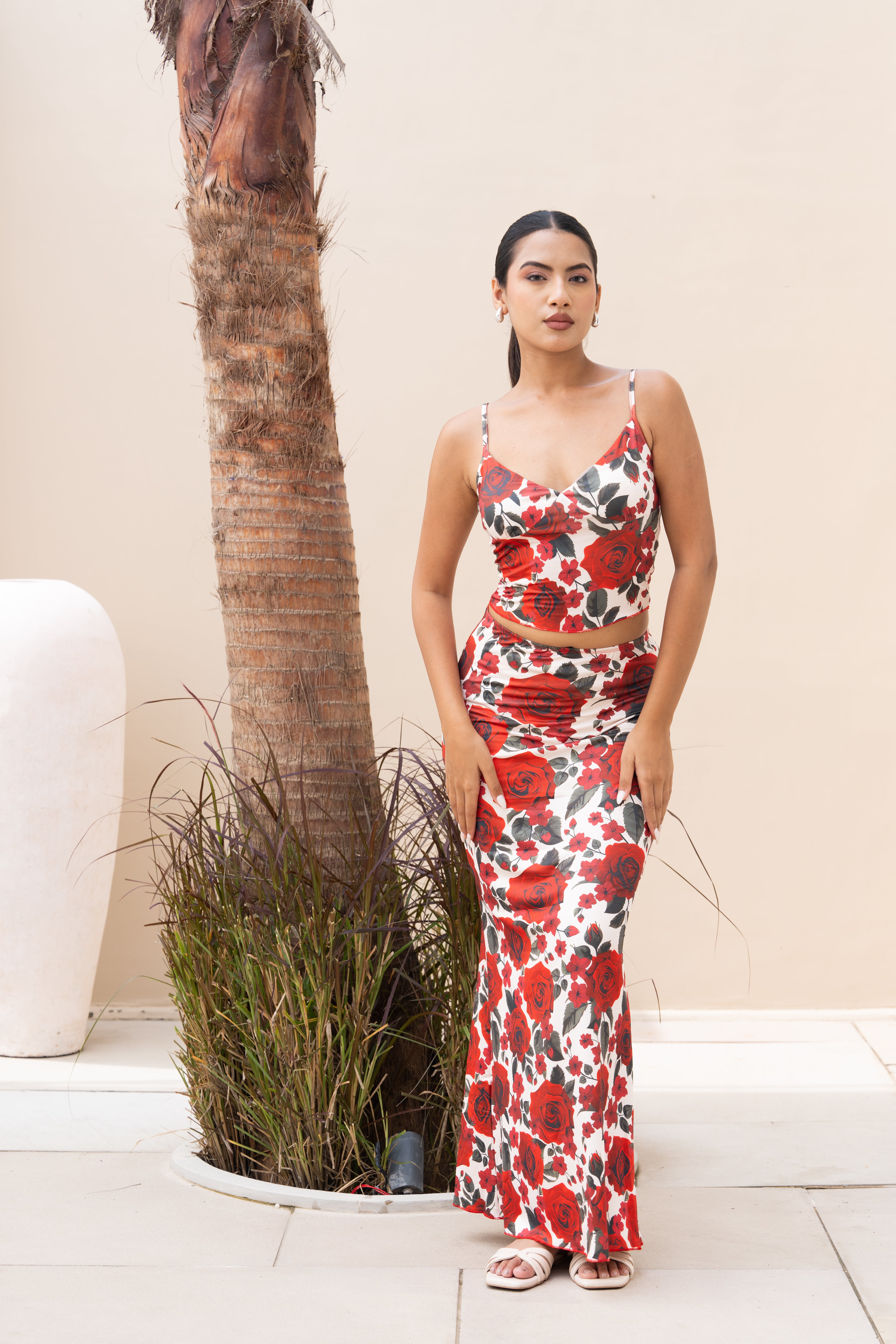 Red Rose Print Co-ord Set – Sleeveless Crop Top & Maxi Skirt Partywear Outfit