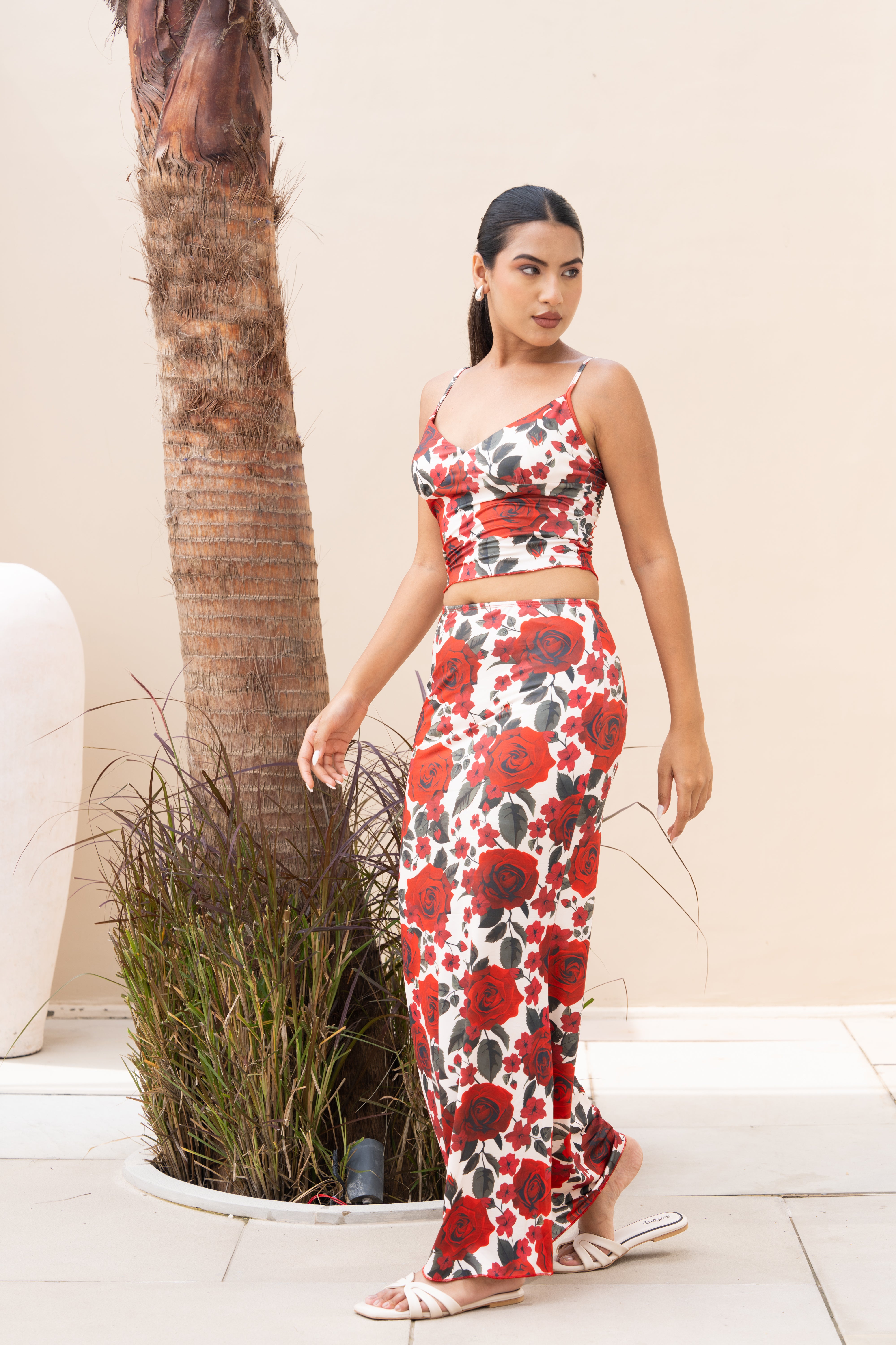 Red Rose Print Co-ord Set – Sleeveless Crop Top & Maxi Skirt Partywear Outfit