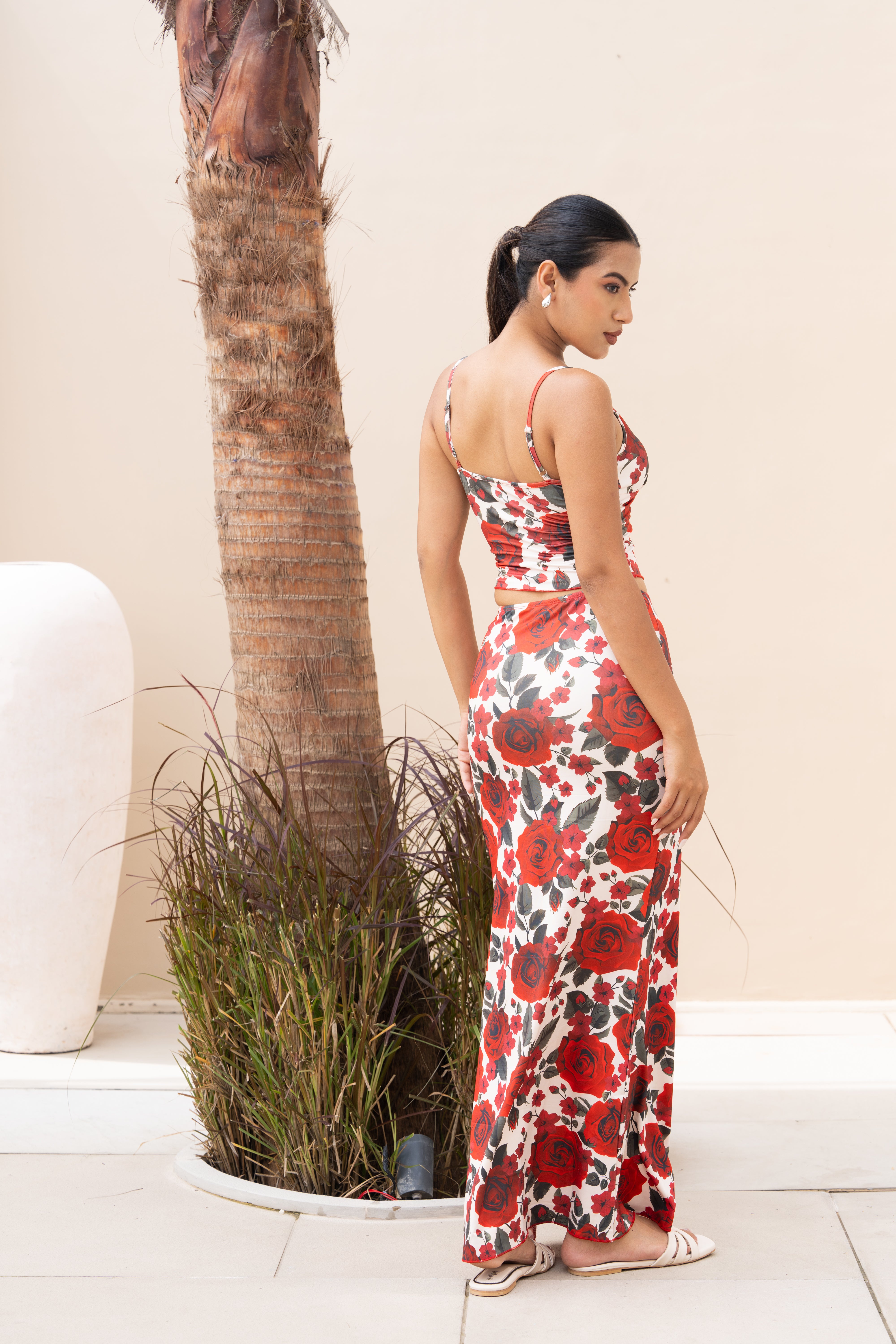 Red Rose Print Co-ord Set – Sleeveless Crop Top & Maxi Skirt Partywear Outfit