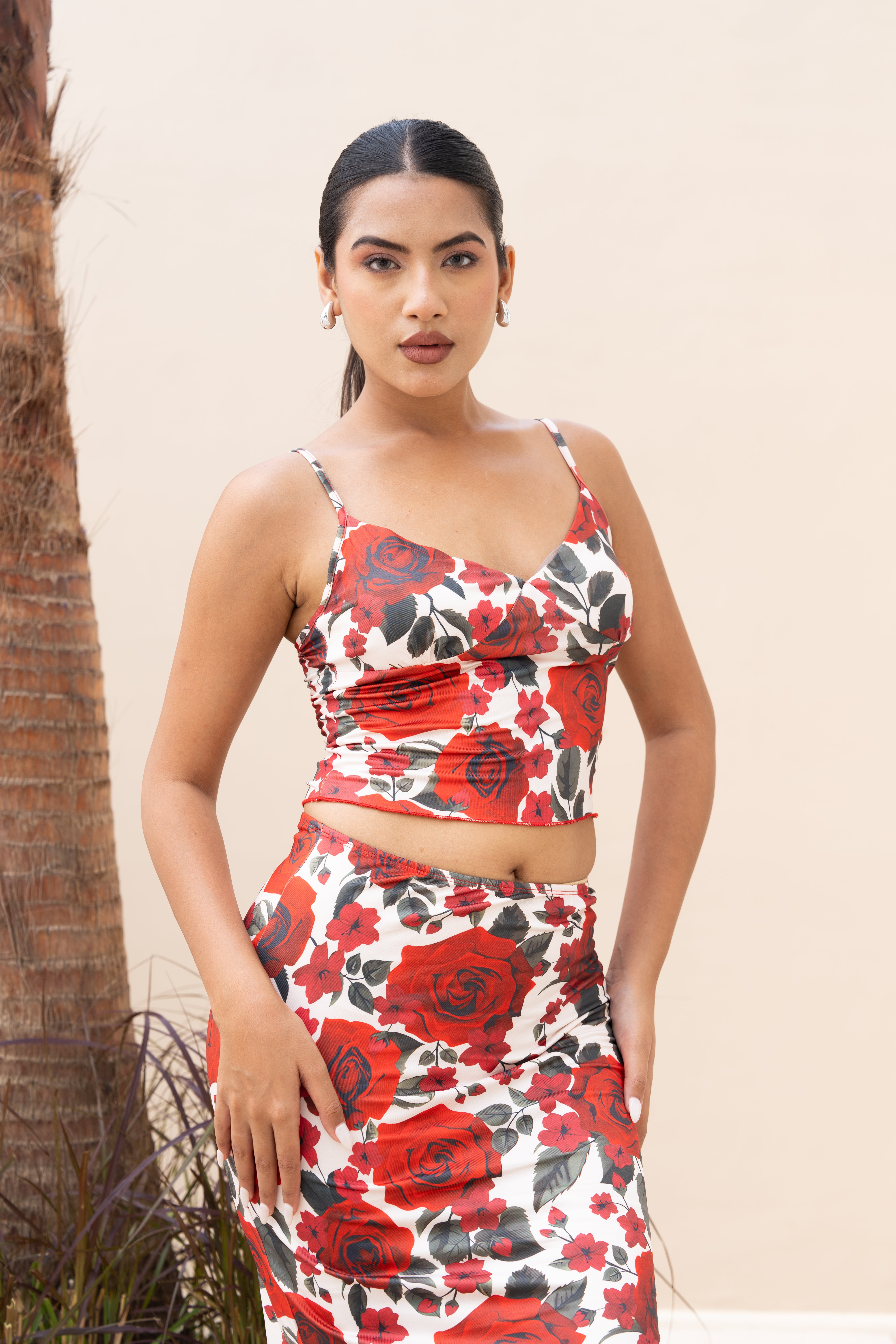Red Rose Print Co-ord Set – Sleeveless Crop Top & Maxi Skirt Partywear Outfit
