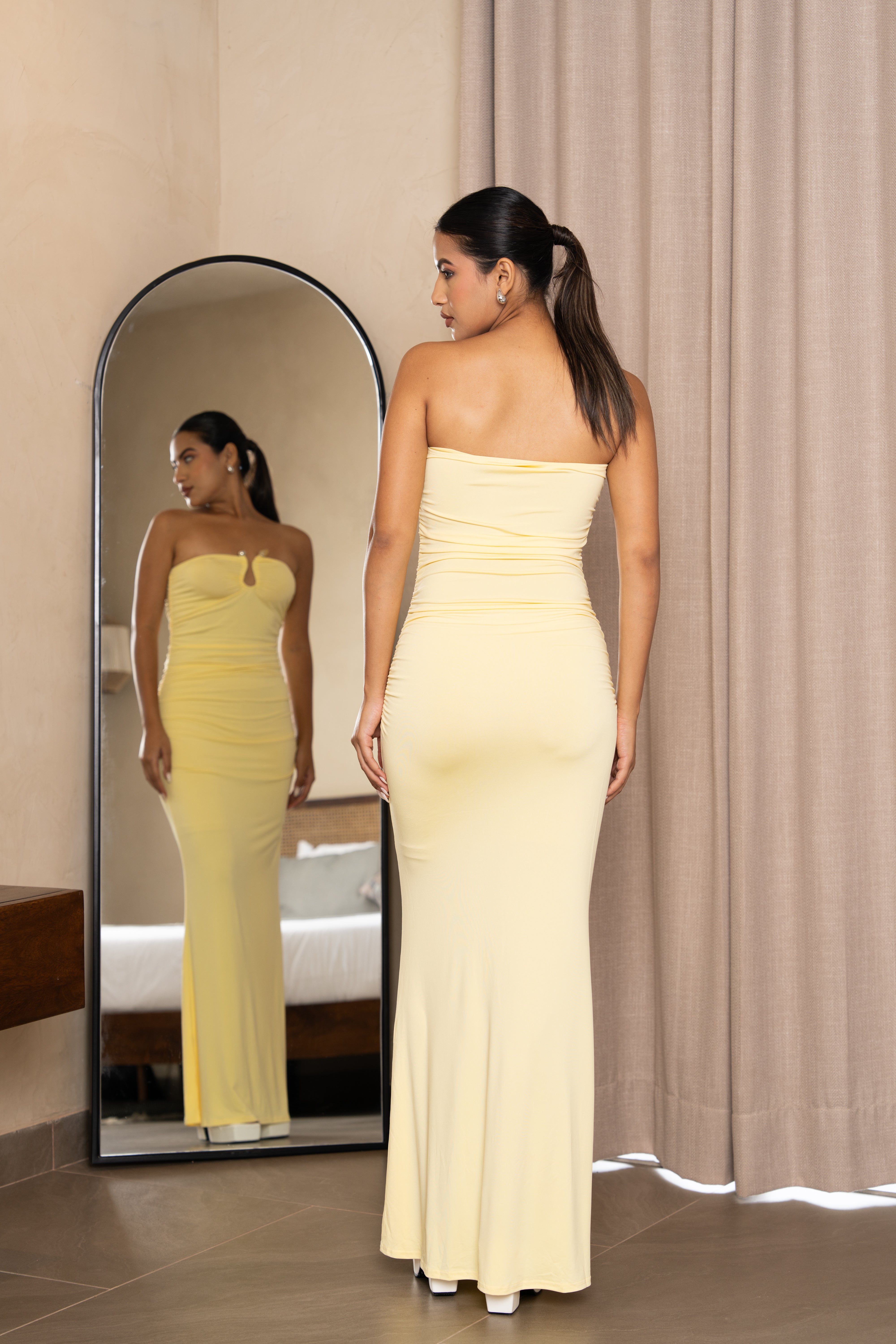 Pastel Yellow Strapless Sweetheart Maxi Gown – Ruched Partywear Dress