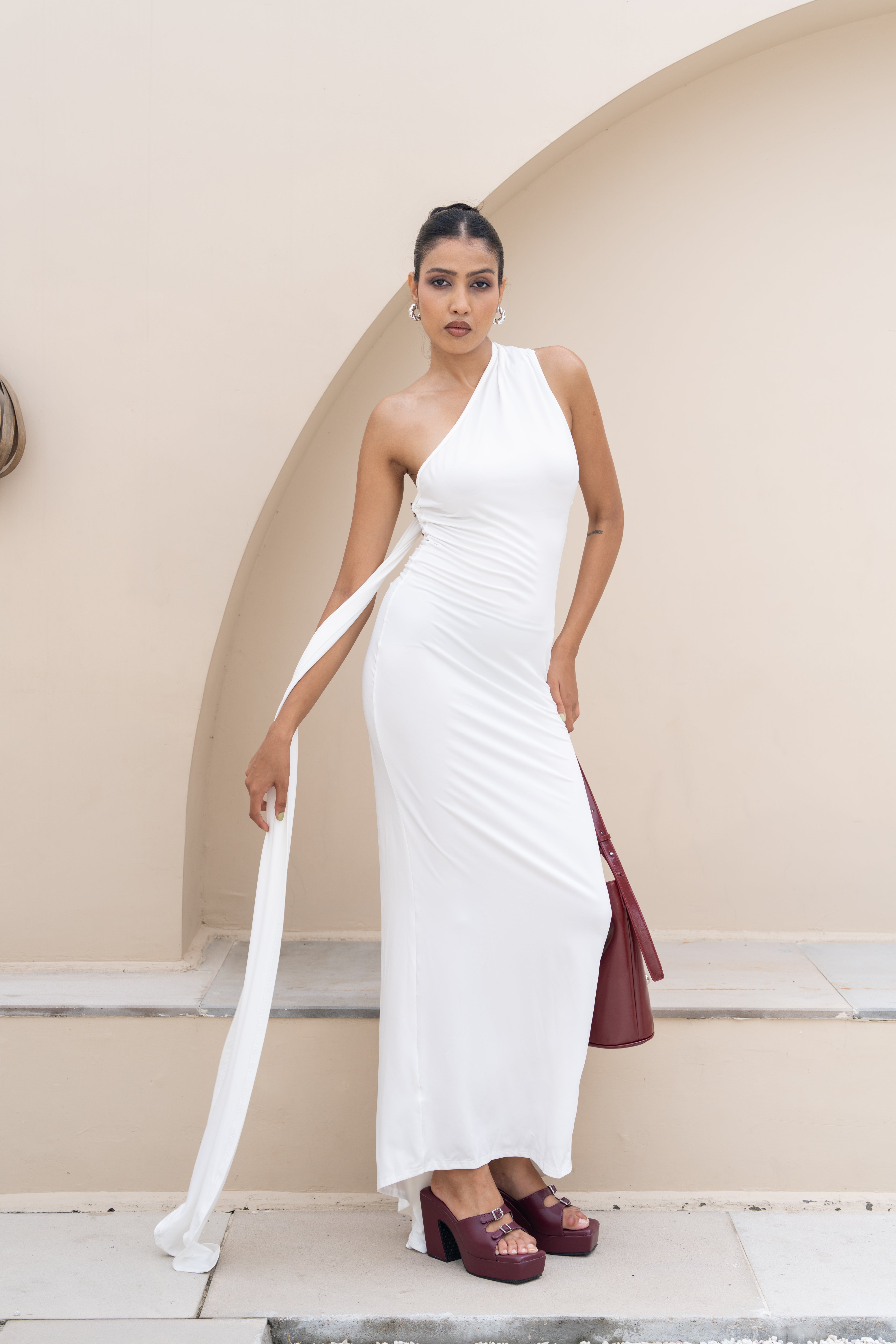 Ivory Muse One-Shoulder Gown – Timeless White Evening Elegance