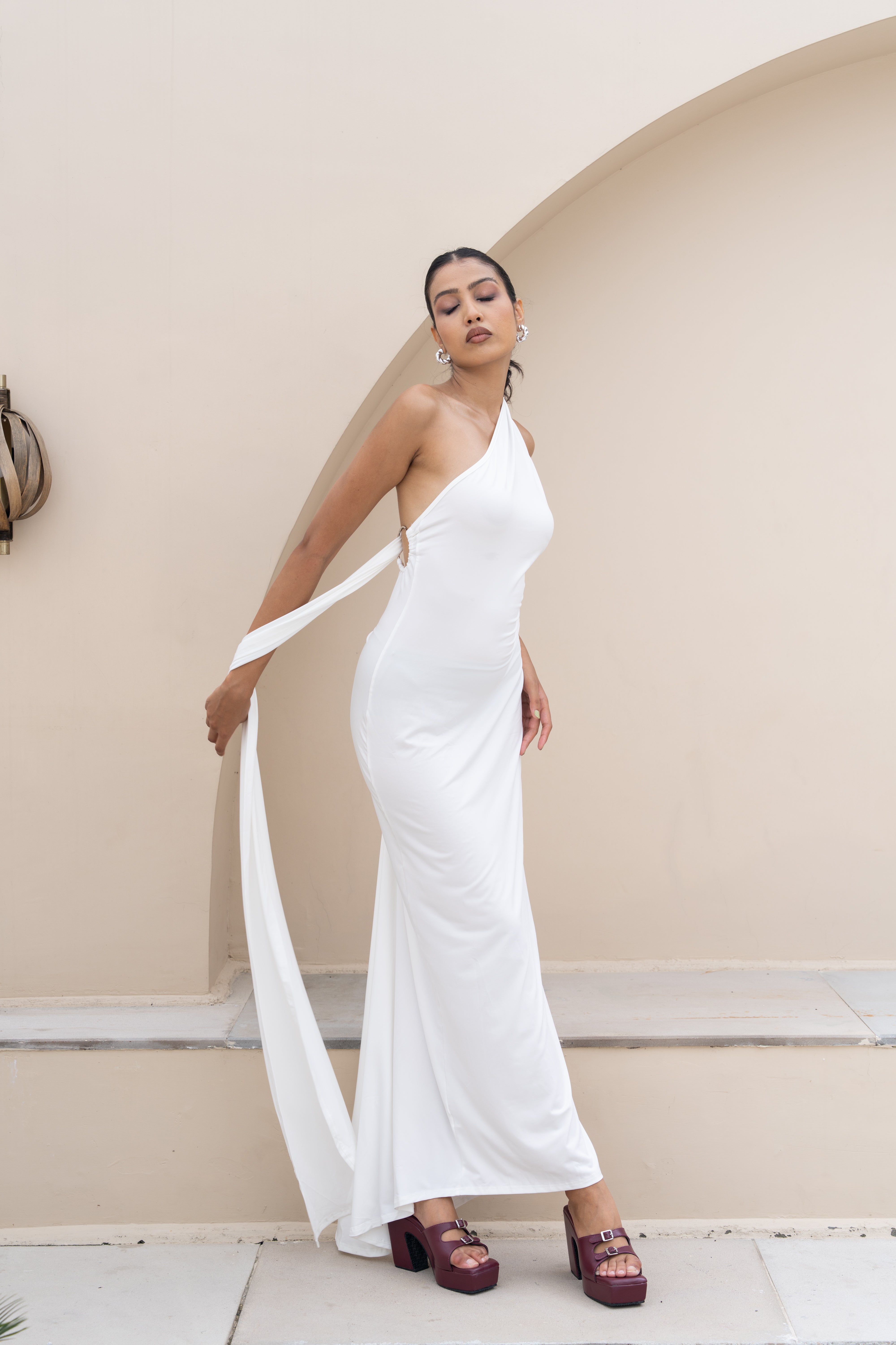 Ivory Muse One-Shoulder Gown – Timeless White Evening Elegance