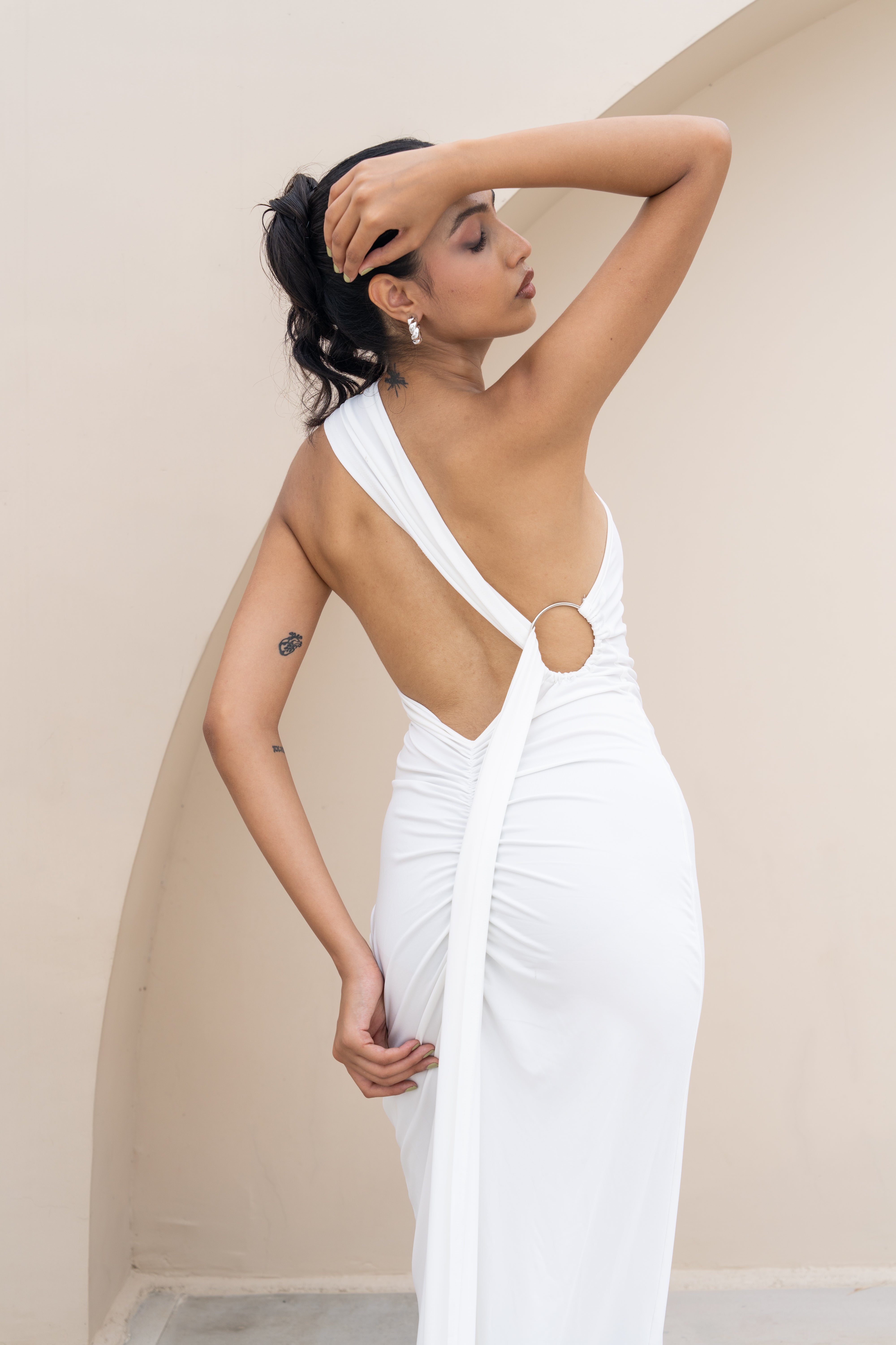 Ivory Muse One-Shoulder Gown – Timeless White Evening Elegance