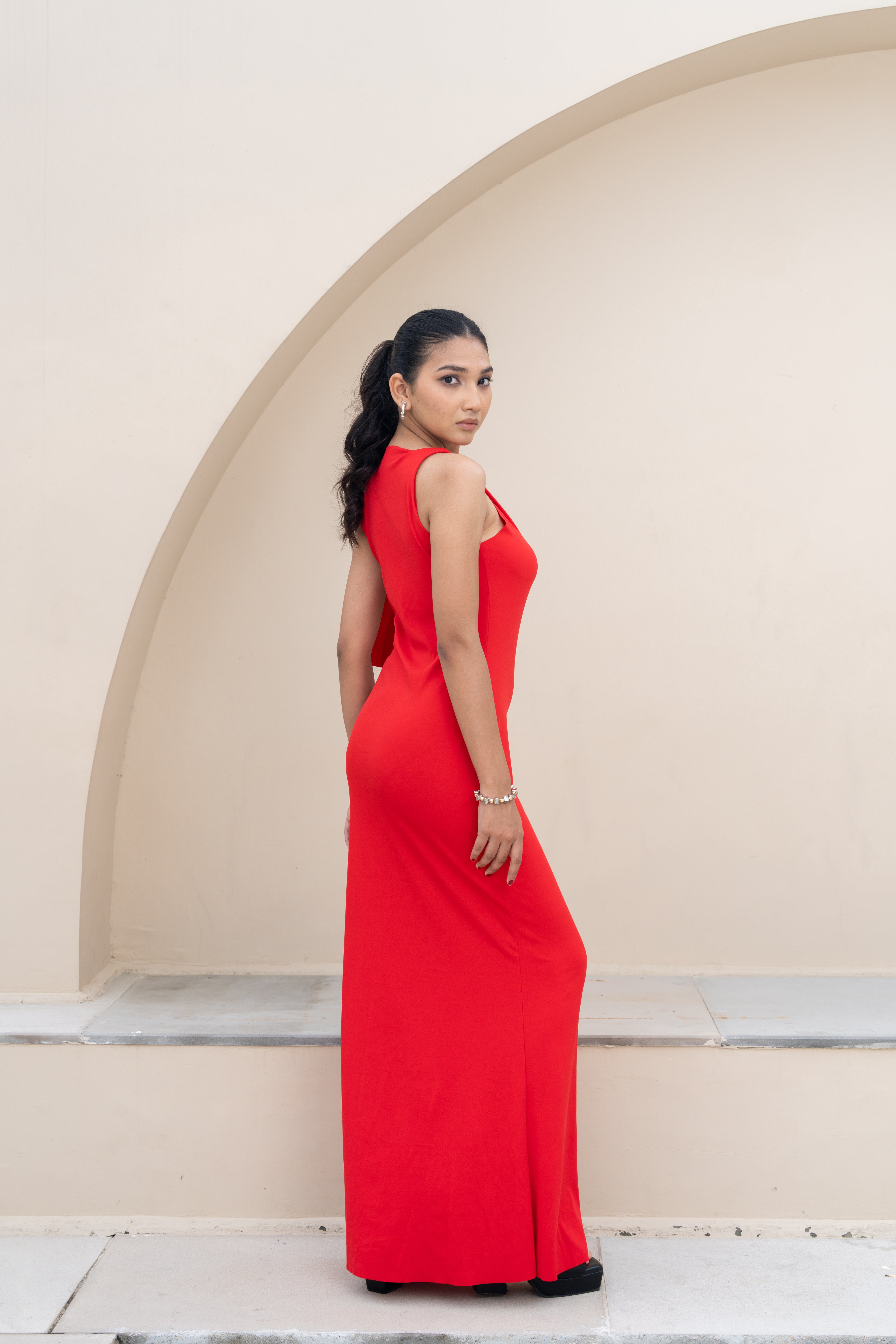 Fiery Red Shoulder-Bow Maxi Dress – Statement Evening Gown