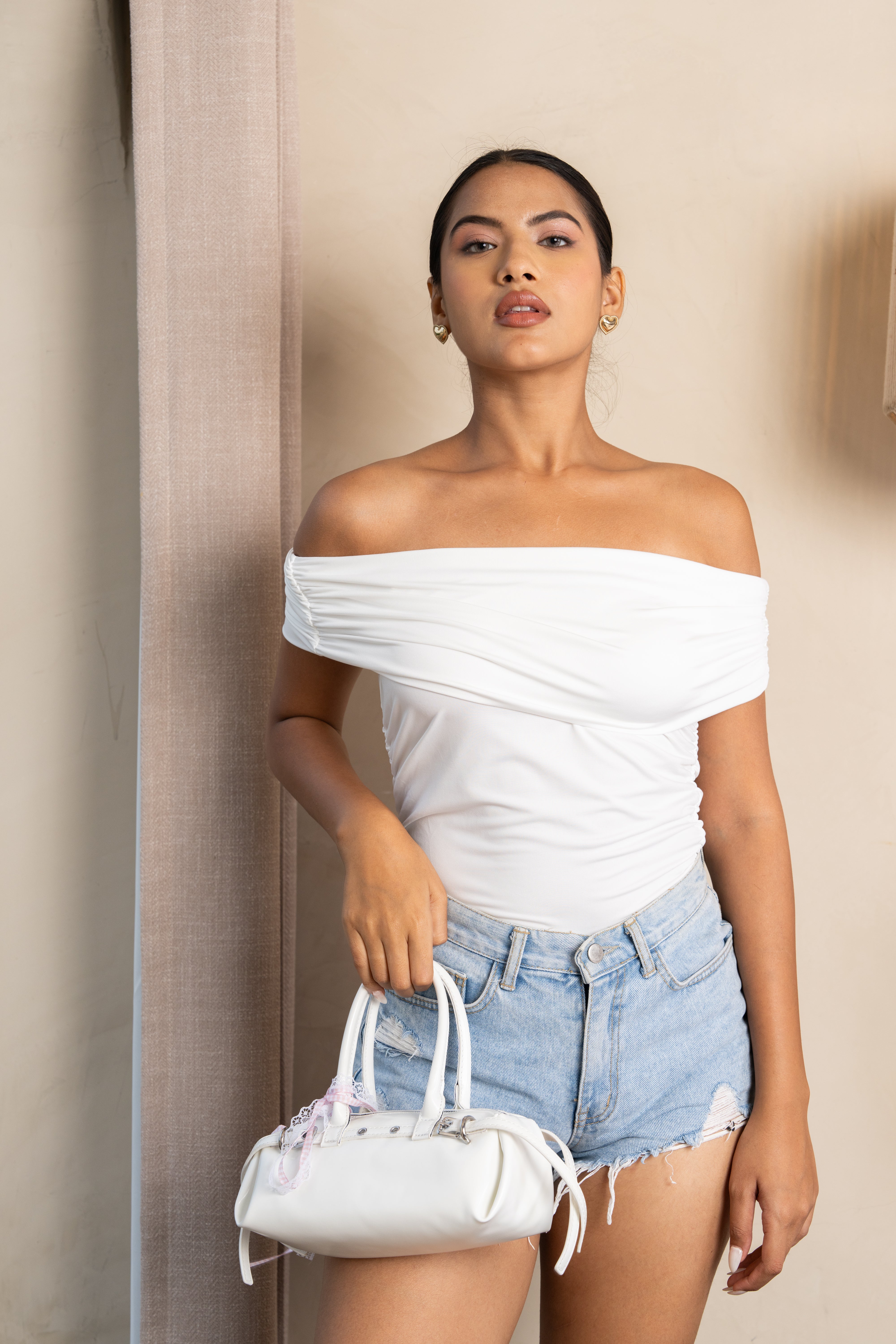 Sinny White Off-Shoulder Ruched Top – Minimal Chic Essential