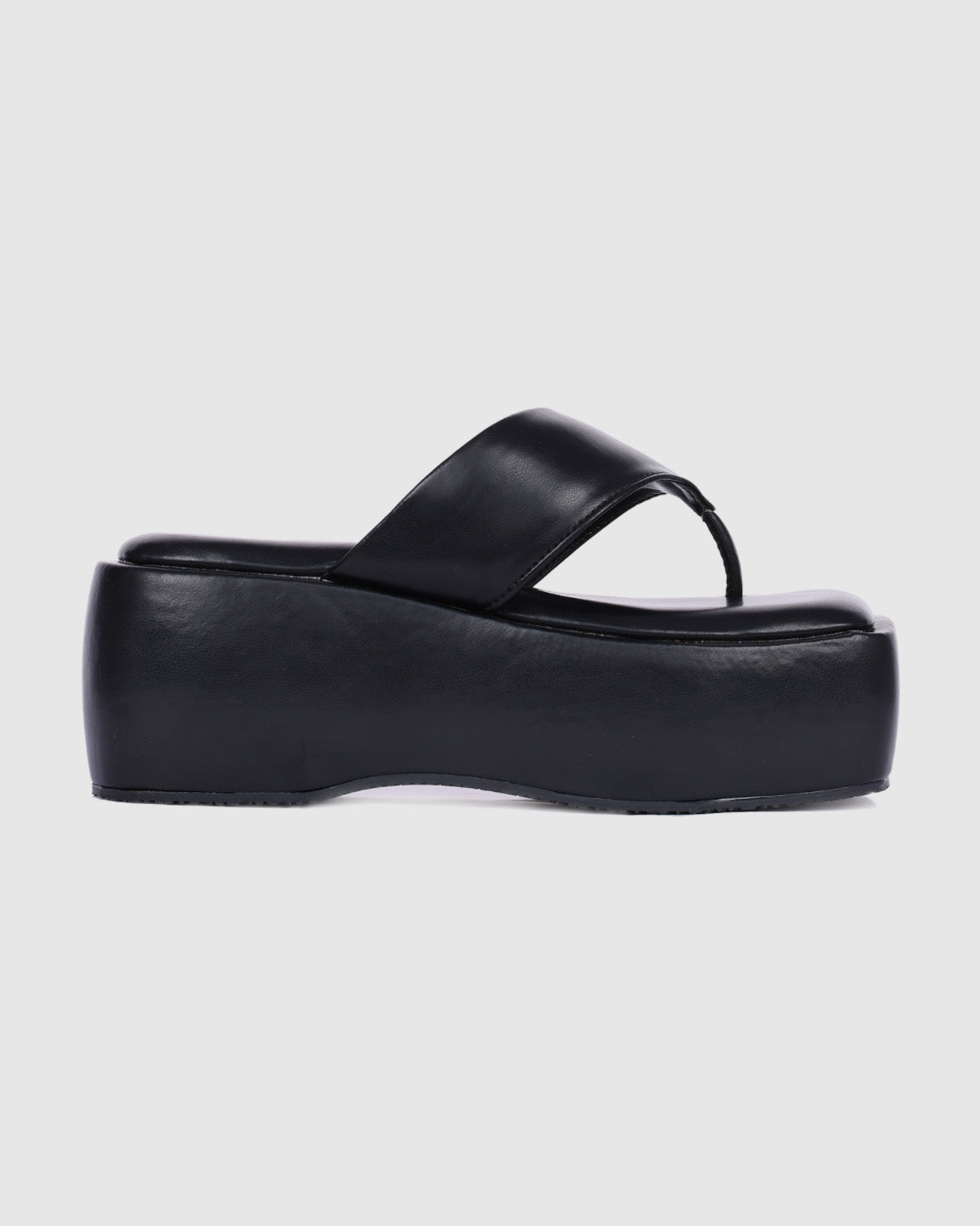 Chunky sandals